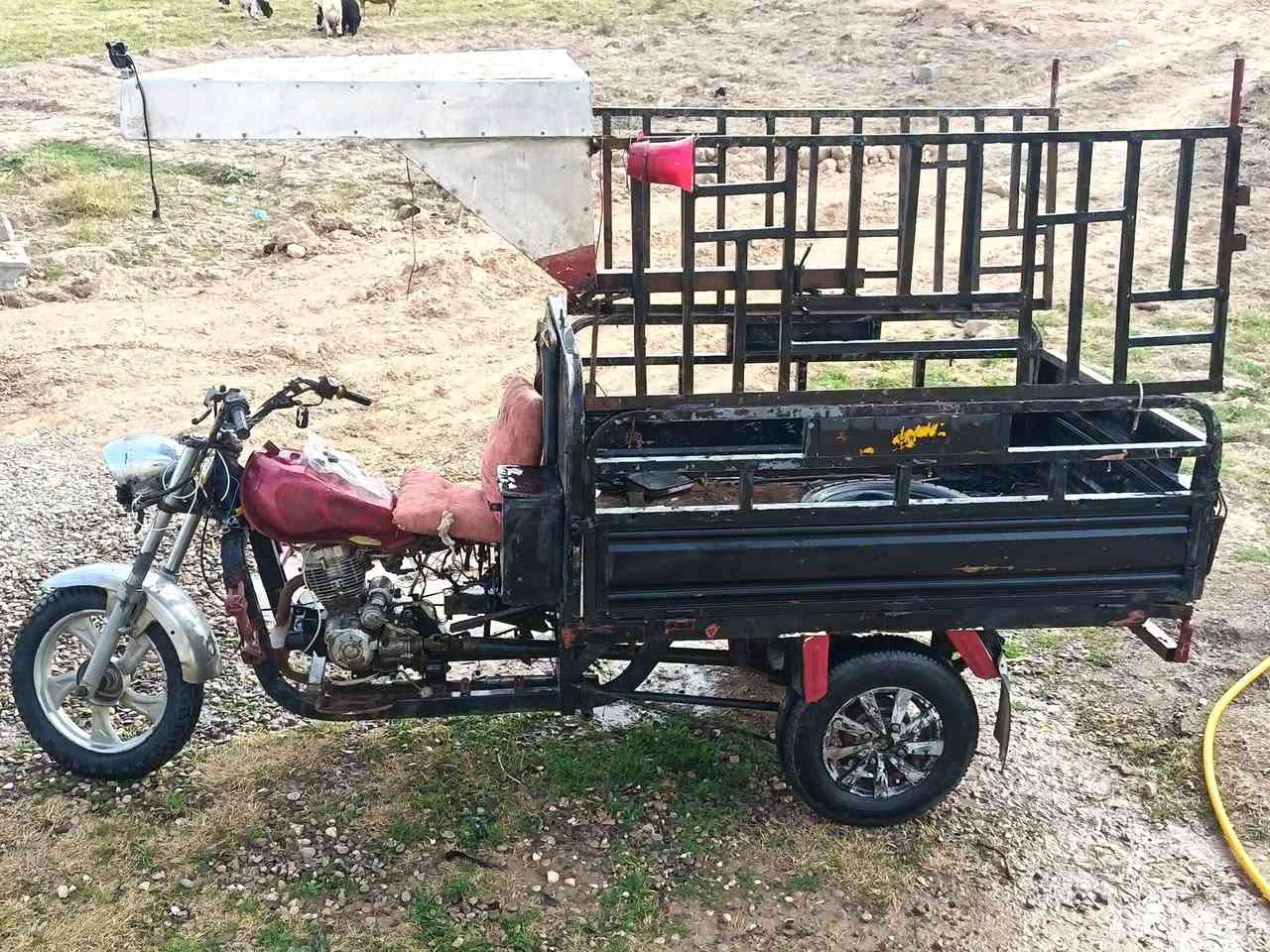 السلام عليكم ستوته شغاله للبيع محرك مجفت جديد ملاحضة المحجل موللبيع تايرات خلفي نص عمر تاير أمامي اليوم شديتو بل كارتوك السعر 550 ابيها مجال هاتف ***********
