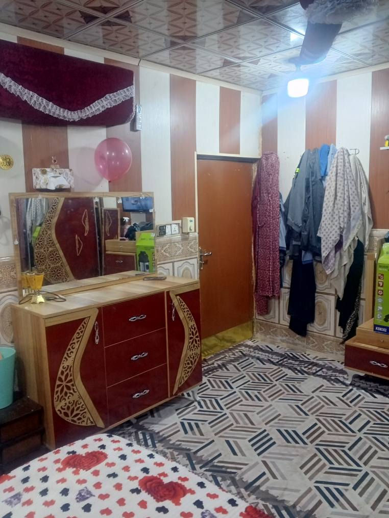 يا الله السلام عليكم ورحمه الله وبركاته الدار للبيع مساحه 50 متر تحتوي على غرفه صاله ومطبخ وصحيات زائد مكشوفه مثل ما موضح في التصوير امامكم العنوان النجف الكوفه شارع المطار الجديد السعر المطلوب 20 مع المجال البسيط للتواصل رقم الهاتف اخوكم ابو طيبه صاحب مكتب الاخوين *********** النجف, العراق
