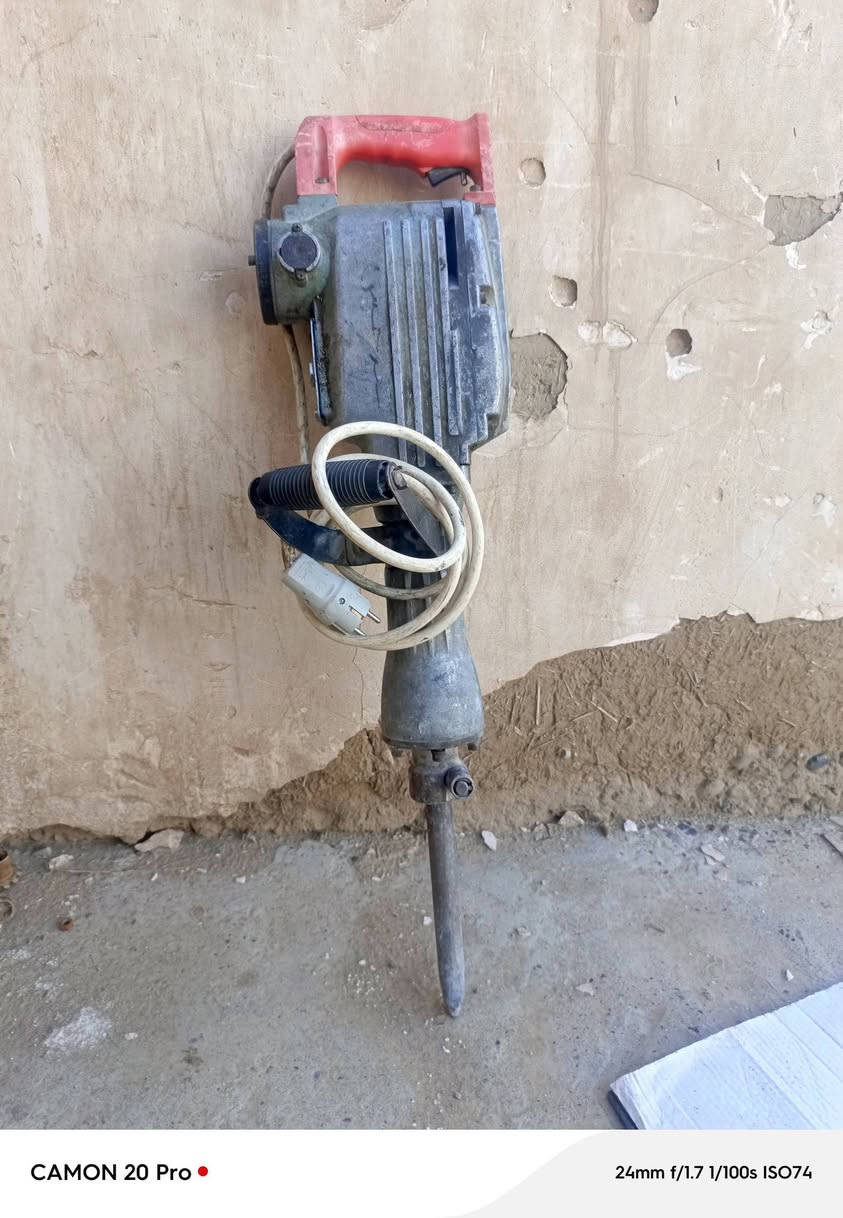 الســلام عليــكم ورحمة الله وبركاته  .. 
اذا عندك اي عمل تعديل  او تصليحات وتحتاج الى عدة عمل مع مولد  وكوسرة ودريل همر وجگ همر تفليش واي عدة اخرى متوفرة بأي وقت  .. 
تريد عدة فقط بالايجار  تريد  عامل معاها هم موجود   .. 
ماعليك سوى الاتصال بالرقم  .(***********)

قرية الصباغية
