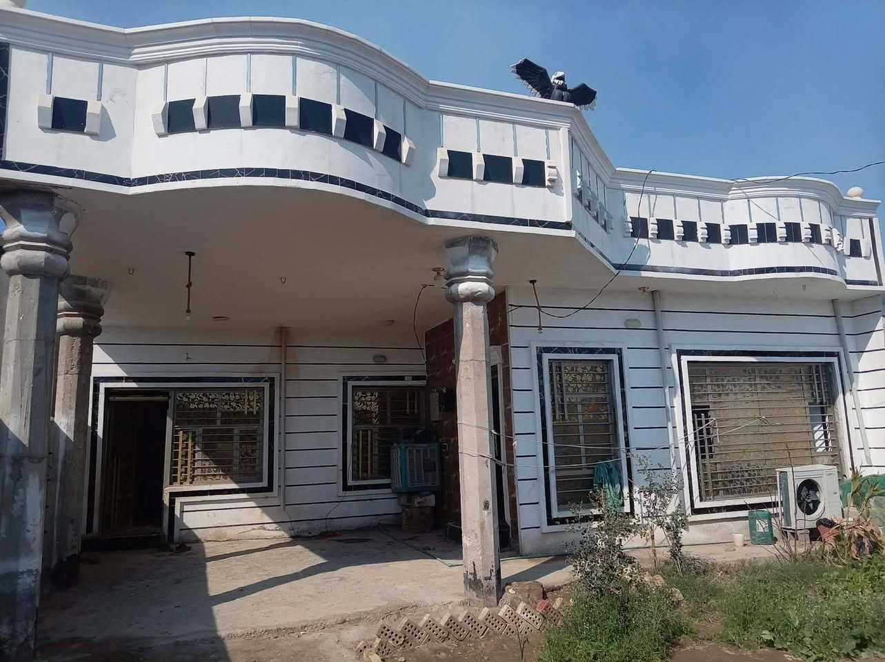 دار للبيع طابو زراعي300م قرب مول ابو نور غرفتين نوم صاله مطبخ ستغبال كراج حديقه  الاتصال على ***********
