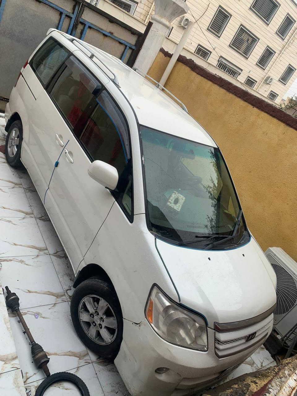 للبيع سياره تويوتا نوها معلايه بيضه وانفتح تسجيل المعلايه رقمها بابل وتم حجزموعد مراجعة المرورالاتصال *********** بيه ضربه بسيطه ومصلحه
