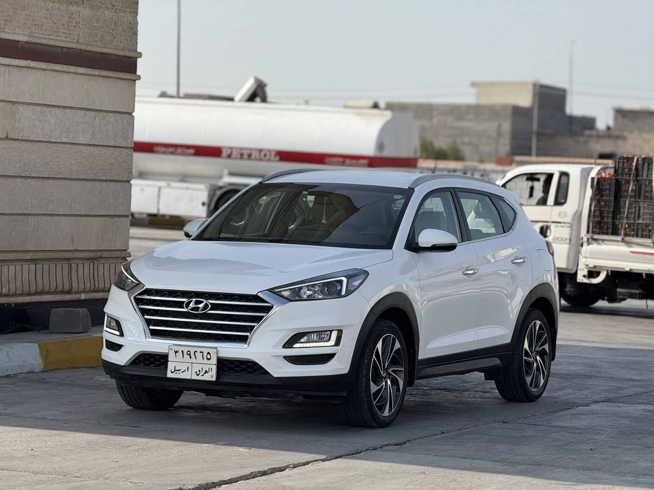 السلام عليكم
توسان 2020 خليجي رقم اربيل منتهية باسم شركة
كفاله عامه من كلشي
لا شخوط ولا طخات و لا بارد كفاله حتى الدعاميات
ماشية 62 الف كيلو حقيقي
حداديه و تبريد وتخم تاير بلكارتون
السياره جديده وعلى ايد وحده ماخذهة زيرو
فول مواصفات 1/1 عدى البانوراما
السعر 190 وبيها مجال بسيط للشراي 
للاستفسار *********** 
مكاني بصرة شارع الوفود دويد
