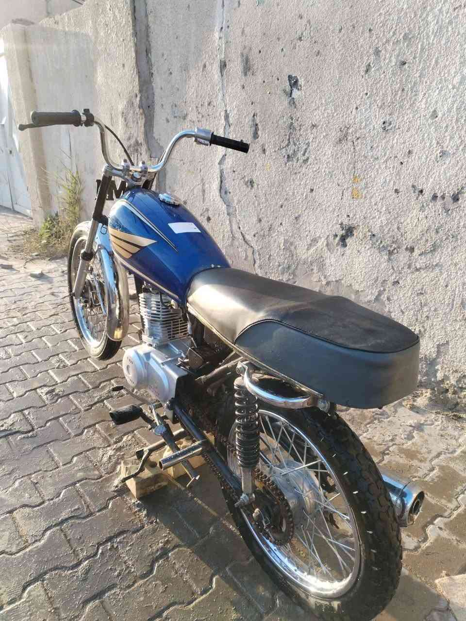 السلام عليكم دراجه اربع كير سكنر شاصي موديل 21 مكينه موديل 23تايكر اصلي  مامفتوحه دراجه نضيفه وماعايزه شي  سعر خاص ***********
