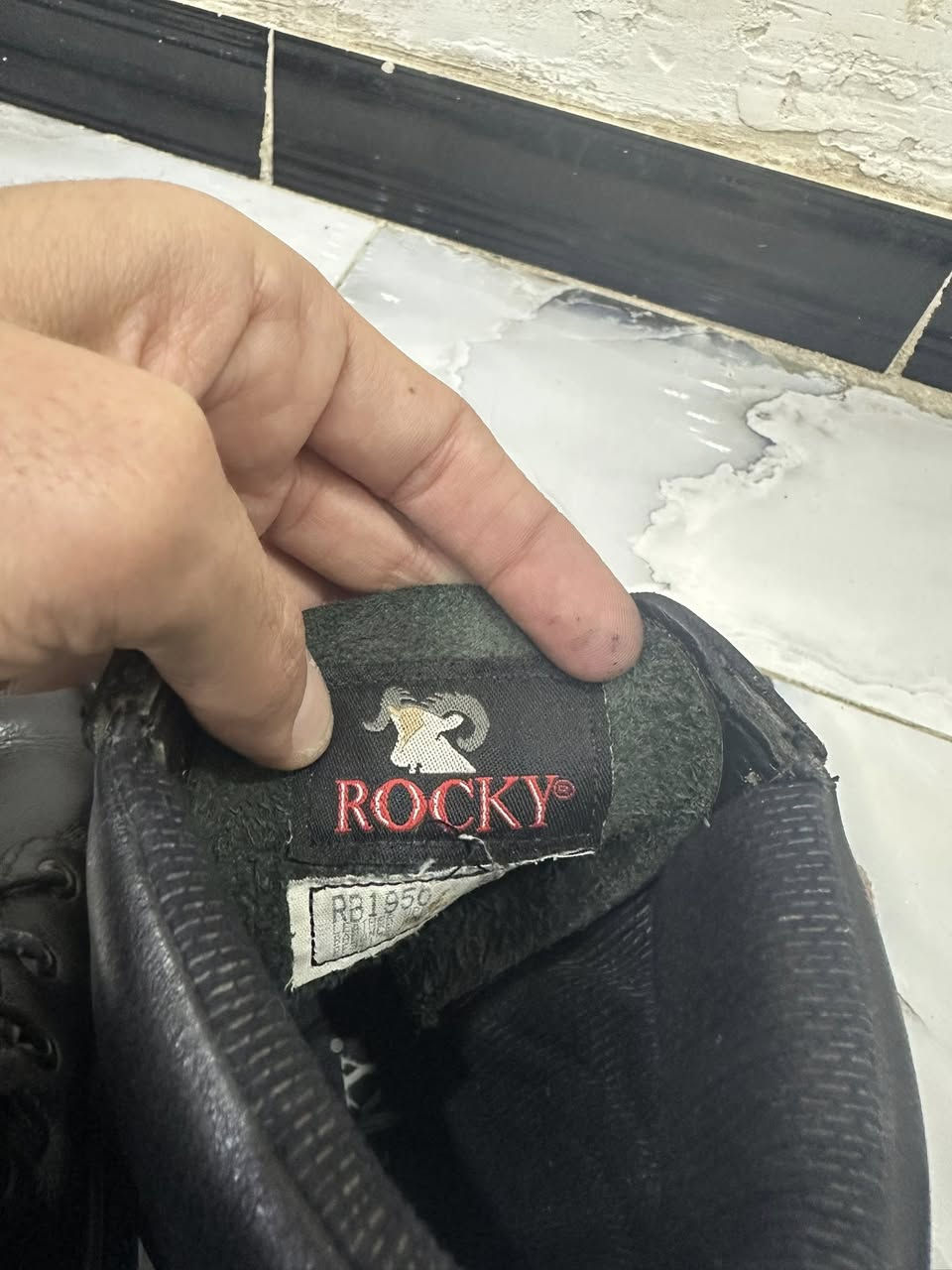 السلام عليكم قياس 43-42روكي اصلي


**إذا كنت صاحب هذا الإعلان وتريد حذفه لأي سبب، رجاءا أرسل رسالة إلى الدعم الفني**