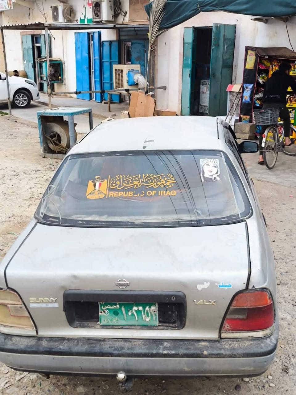 السلام عليكم...مكلف بل نشر سياره للبيع كير محرك شرط مسجله بس راعيه ما اندلو  مكفوله دوله وعشاير طخم تايرات جدد كهربائيات كلها شغاله.. السعر 17 وبيها مجال الاتصال ***********
