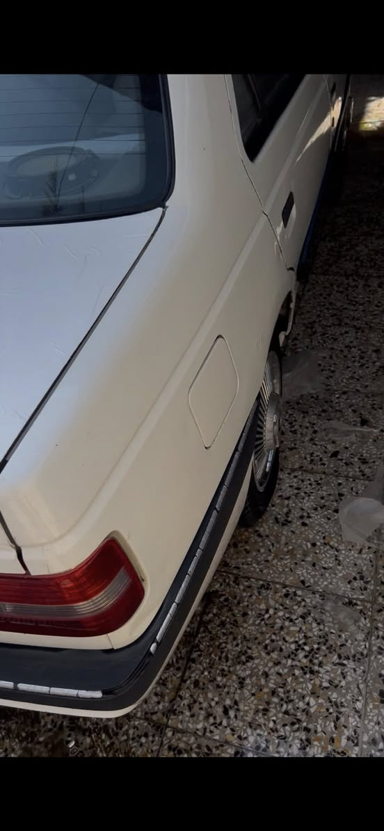 سلام عليكم بيجو 405 سياره حله من صوره بيه بس جاملغ معمر وما بين المامي وما بيه لا ضربه ولا صبغ رقم جديد نكليزي سياره ما عليه غرمات هزه جديده صال شهرين سنويه جديده بيه منضومت غاز مكينه جديده تتفه شغاله تبريد الكمريصر بيه عطل حداديه حلوه كير وعينه وصينيه وكلج جدد موديل 2009 سعر 40 ورقه وبيه مجال ***********
