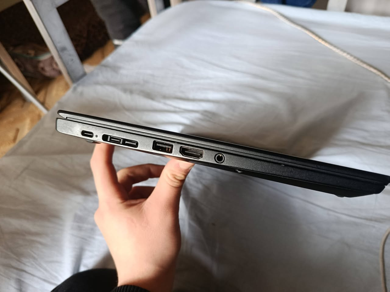 للبيع لطلاب الهندسة: Lenovo ThinkPad X13 Gen 1  are 
🔹 معالج 🔥Ryzen 5 Pro سريع (6 أنوية)  جيل 11

🔹 شاشة 13.3" FHD واضحة  

🔹 ذاكرة 16 غيغا او 8 مااذكر + تخزين SSD 256GB  

🔹 وزن خفيف ~1.3 كجم، مثالي للتنقل  

🔹 لوحة مفاتيح ThinkPad المريحة + بصمة  

الجهاز بحالة الوكالة محتاج فق بطارية او تقدر تشغلة مباشر مثل بالفيديو

✨ جهاز عملي وقوي للأعمال والبرمجة   

يشغل ببجي ١٢٠ فريم 

تواجد قرب جامعة كركوك 

سعر بلاش 🔥
او مراوسة على جوال قوي

---


**إذا كنت صاحب هذا الإعلان وتريد حذفه لأي سبب، رجاءا أرسل رسالة إلى الدعم الفني**