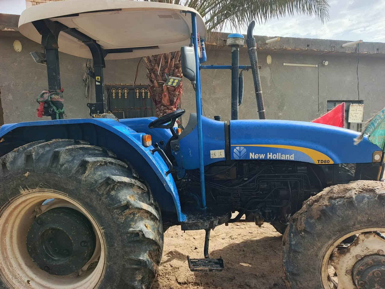 سلام عليكم مكينة نيهولند للبيع موديل2012محرك كير شرط كرهبايات كلة شغالة مكينة جاهزة مجهزة العنوان ديوانية قضاء سومر   لل استفسار اتصال علئ الرقم ***********
