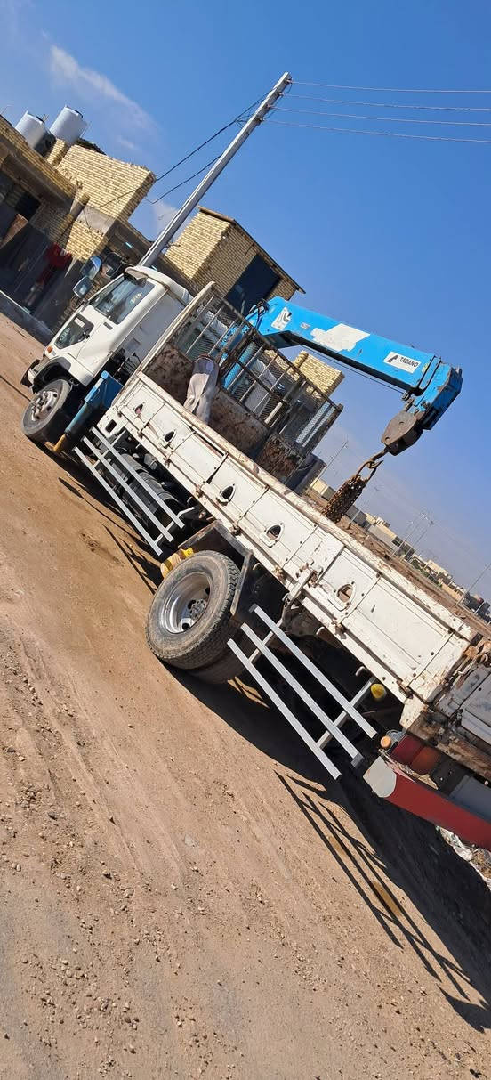 السلام عليكم كرين نيسان مكفول من كل شيء جهاز كرين حاوية مكينة جديدة ستندر بالسنوية كرين بأسمي سنوية جديدة مداور مكاني ميسان العمارة السعر ١٦٥///***********
