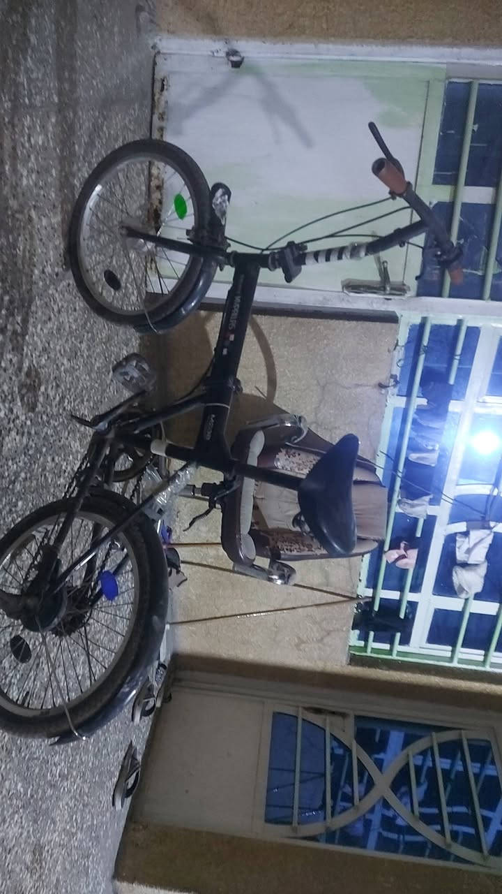 سلام عليكم بايسكل ابو الطبكة ياباني. بريكات شغاللات امامي ولورة بريكات شحط ثنينهن البايسكل هو وغراضه الفسفورات كله ب 55وبي مجال بس الكير يرادله تبديل لان مايبدل باقي ع الخامس ***********
