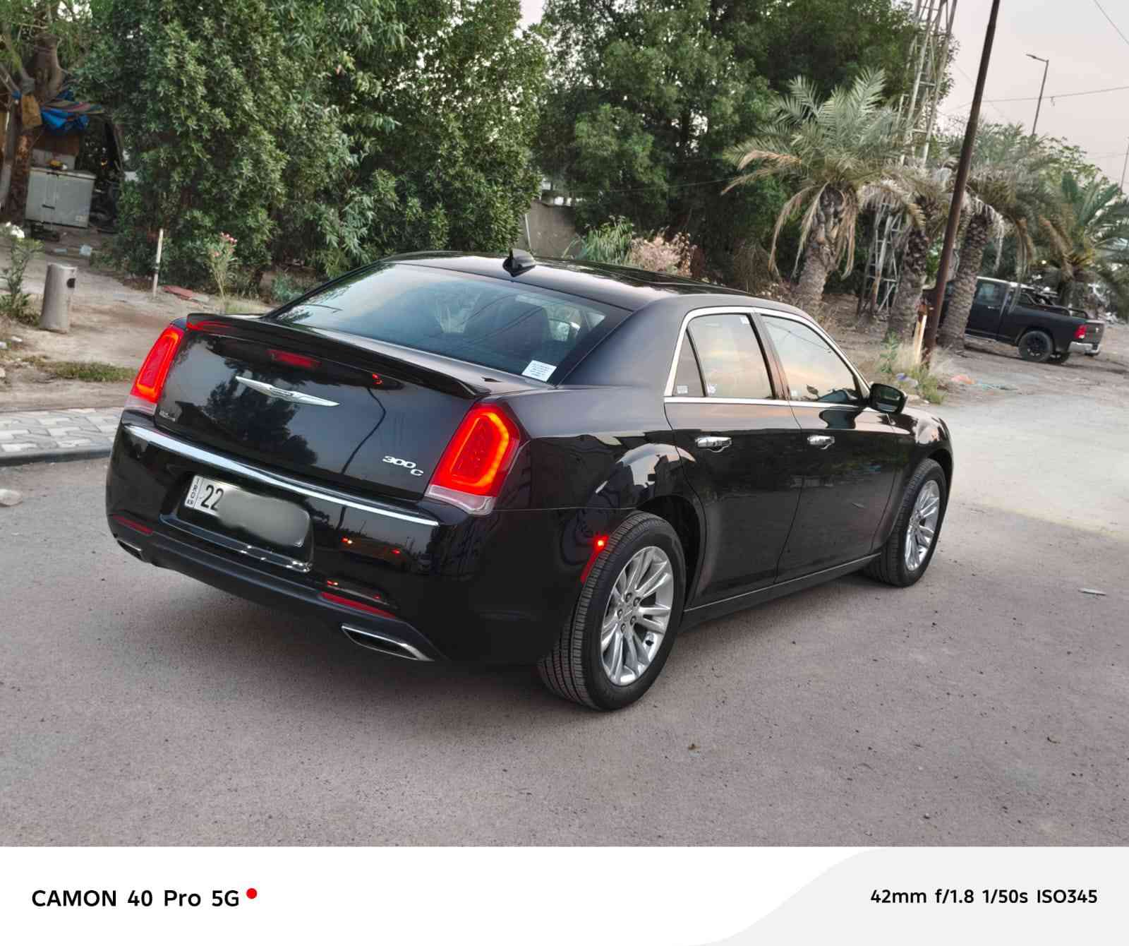 السلام عليكم
للبيع كرايسلر C300 اوباما 

2017 أصل ماشيه 97mi
هزه جديده 
رقم وسنويه بسمي 
رقم اربيل 
داخله كلين 

السياره جاهزه من كل نقص 

حداديه تخم تاير تدفئه تبريد كله جاهز

المواصفات/

كير ماوس 8 نمر

بانوراما قطعتين

تشغيل عن بعد

كشنات تدفئه تبريد

كشنات كهرباء جلد اسود

لايت زينون عدسه

شاشه كبيره تدعم كاربلي

بصمه تشغيل وأبواب

خزن ميموري

كامرا خلفيه

ستيرن كهرباء

تبريد قطعتين

تحكم ستيرن جهتين مع مثبت سرعه

مري كهرباء

برده خلفيه كهرباء

ويل18 بلادي

باقي المواصفات معروفه

السياره جاهزه ربع ما تصرف عليها ومال جناي 

سعر  220$ وبيه مجال 
الهاتف   ***********
المكان     بغداد
