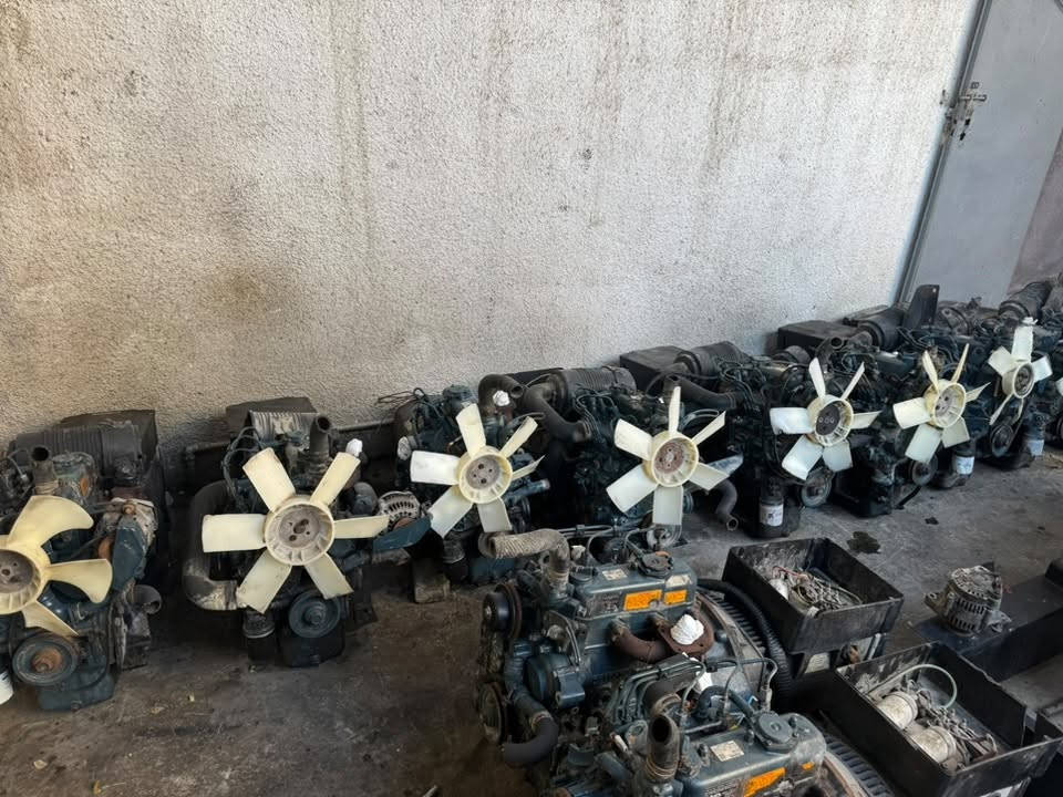 "}
🔥 عروض خاصة | أسعار تنافسية 🔥

🚛 وصول حاوية جديدة من مولدات كابوتا اليابانية الأصلية 🇯🇵

⚙️ المواصفات:
✅ محرك Kubota 1105
✅ سرعة 1500 دورة/دقيقة
✅ قدرة 8 KVA
✅ يولد 35 أمبير حقيقي
✅ رأس توليد LINZ الإيطالي الأصلي 🇮🇹

📦 المولدات كاملة مع جميع الملحقات:
✔️ شوتة
✔️ مروحة
✔️ قواعد
✔️ كهربائيات كاملة

💯 حاويات أوربية نظيفة جداً
🛠️ البيع على الفحص والتجربة لضمان الجودة.

📍 العنوان: بغداد – مدينة الصدر

📞 للطلب والاستفسار:
***********
📲 متوفر واتساب أيضاً
