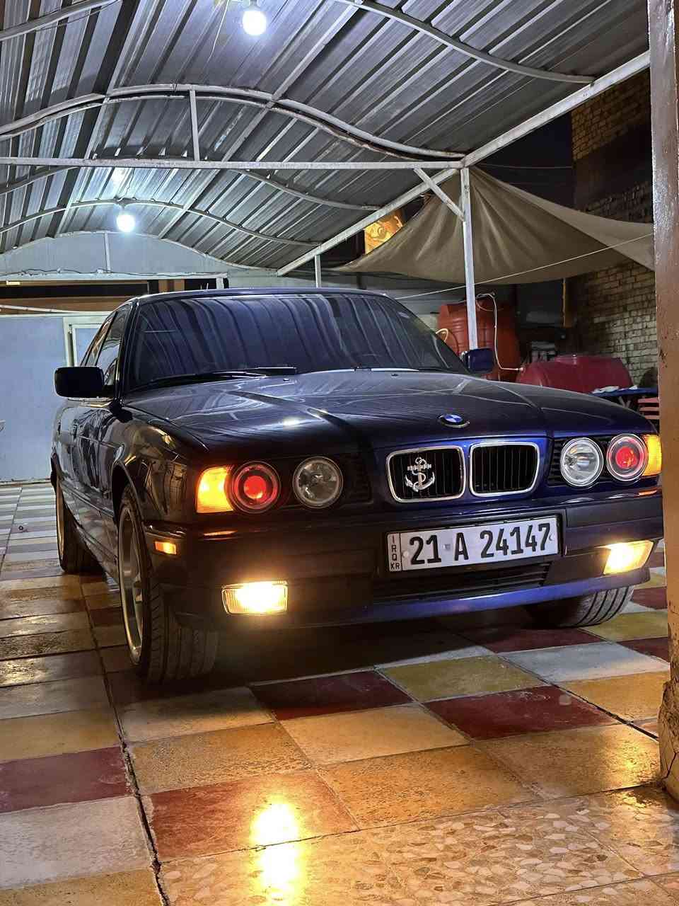 ﷽
مكان السيارة بابل 
***********

1-بي أم BMW

2-سيارة حجم اصل 525 مكينة مسكر فانوس

3-موديل 1992
4-سيارة صبغ عام فقط للجمالية
5-اللون نيلي
6_سقف سلايت
‏سيارة حلوو📦🔥
‏أربع جامات كهربائي 
غرفة جلد كهربائي
وين M
تبريد ثلج ❄️ 
صدر خلفية امامي كلشي حدادية جديد 
سيارة ما بيه برغي نقص كلشي على البلاد واضح 
موجود صورة وفيديو كامل للسيارة 
شرط التحويل ثاني يوم  
هزة وسنوية جديد
السعر88 وبيها مجال
