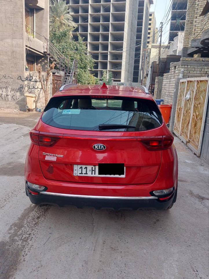 سلام عليك عندي سيارة اسبورتج خليجي مكفوله من الضربه والصبغ على شركه ماشيه ٦٩ الف قابل لزيادة تفحص على السونار وتاخذه سعر ٢٠٠ ورقه بيه مجال هاتف *********** مكان سياره بغداد الدوره الزراعي
