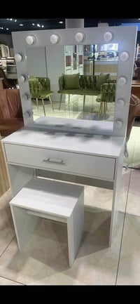 ميز تواليت • انارة • بغداد