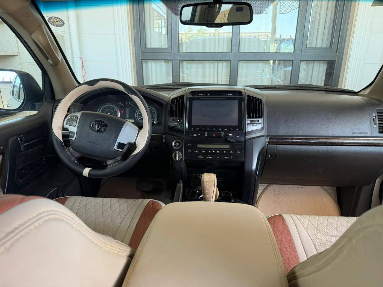 لاندكروز GXR موديل 2010 محرك 6 سلندر مامفتوح شرط بدون عيب بدون صبغ بس مكانين تعديل ماشيا 185 كم مكان كركوك سعر 285$ استفسار خابر ***********
