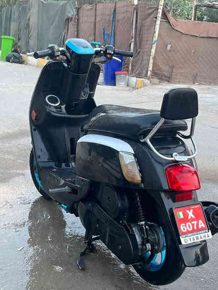 السلام عليكم دراجه ماكس بوليس ((مصطره نوزل)) للبيع واذا اكو امراوس اب سكنس جبلي نضيف وانطي فرق. ابلادي بلاديه 50 ((شرط الفحص)) ما بيها نقص الدراجه كامله مزوده تزويد خارجي اصلي.وصل بيه مال حاويه صارله شهر من طالع من الحاويه   
 دراجه نضيفه نضيفه مكينته ناعمه ماتسمعله صوت شلعه وا معدل شرط تاكل الكاع اكل السعر خاص مكاني ناصريه المركز  ‏‪
*********** خاص ما موجود اتصال وا واتساب ((جيب فيتر وياك))
