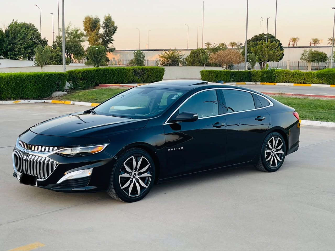 Malibu 2017 LT2
فول مواسەفات
پانۆراما 
ڕادار
گوشین جلد 
گوشین کارەبایی
گوشین هیتەر
شاشە ، car play ،BT
تحدید سرعە
کامیرە
ویل کرۆم
تەبرید مەرکەزی
دەشبول لید
شکل گۆڕاوە بە ٢٠٢٥
سەنەوی ٢٠٢٩ ،
هەزەی نوێیە
ڕادار و گێڕ و مەکینە و تحویل و وەکالە بەشەرت
مەکینە ١٥ تۆربۆ
١٣٠ مایل ڕۆشتوە
٧ پارچەی هەیە کەمێک پێشی گرتووە
ڕەقەم شاصي
1G1ZE5ST7HF223828
سعر ٩٧ و مەجالێکی زۆر کەم
*********** أربيل, العراق
