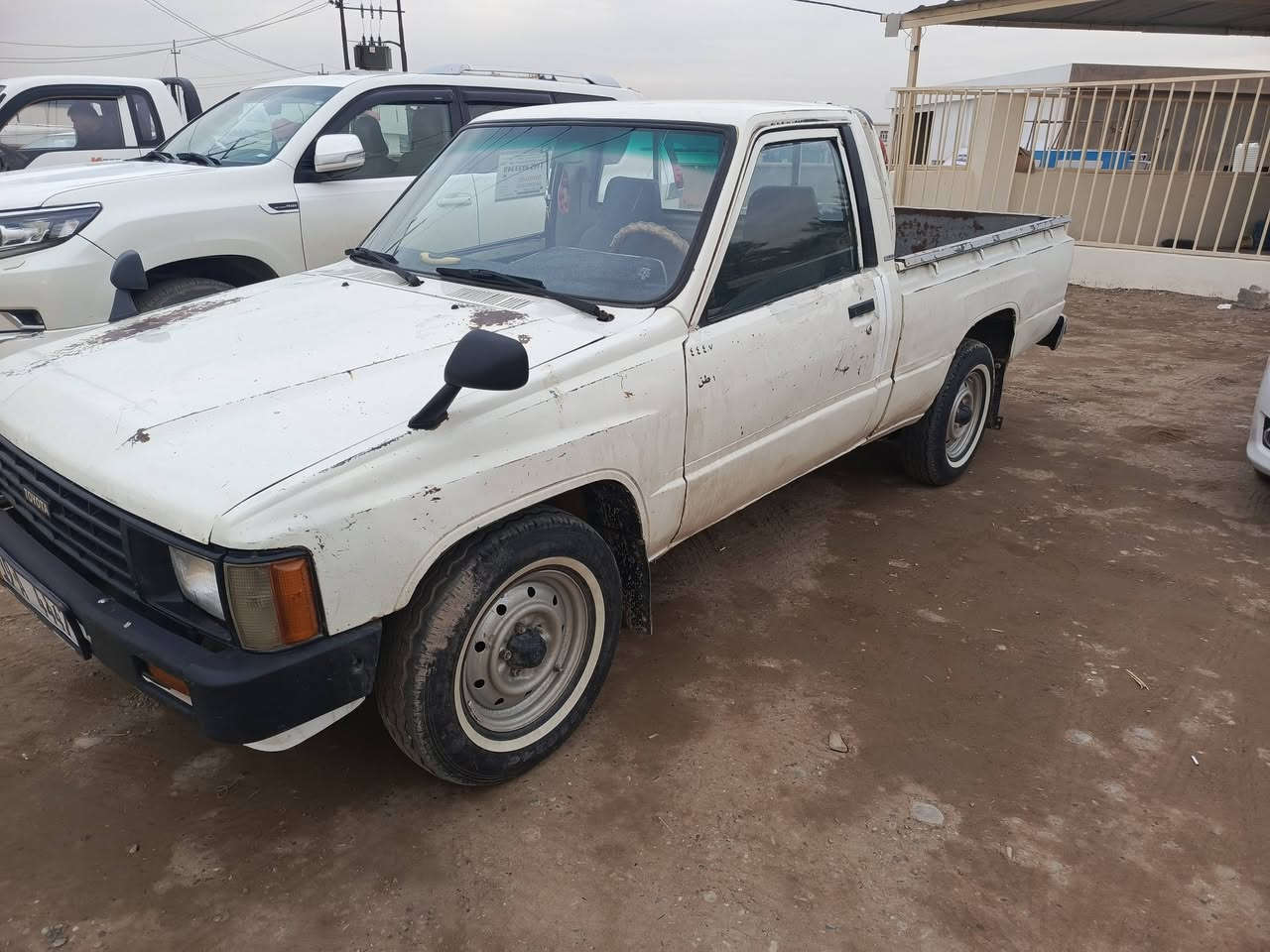 السلام عليكم للبيع بيكم تيوتا موديل 85 رقم دولي باسمي مكفولة من السبق  فقط البدي بي مكان رش صبغ محرك كير مكفول سياره مضبطه مكان السياره صلاح الدين قضاء بلد رقم صاحب السياره ***********
