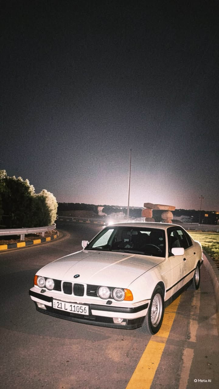 السلام عليكم
1989 BMW 520 للبيع كير عادي محرك 

مسكر فانوس 25 كفاله تبريد ومحرك وكير صدر 80‎%‎ جام كهرباء السياره بدون صبغ فقط باب السايق بي صبغ والجاملغ مبدل السياره بدون حادث وبدون صبغ يعني ع البلاد رقم سليمانيه انگليزي ب أسم ولد صديقي من بغداد ويحول ثاني يوم ماعنده مشكله السياره جاهزه كلشي ما تصرف عليها سنوية لـ 2030 وخير من الله السياره مكان الأنبار السعر اتصل ع الرقم ***********
