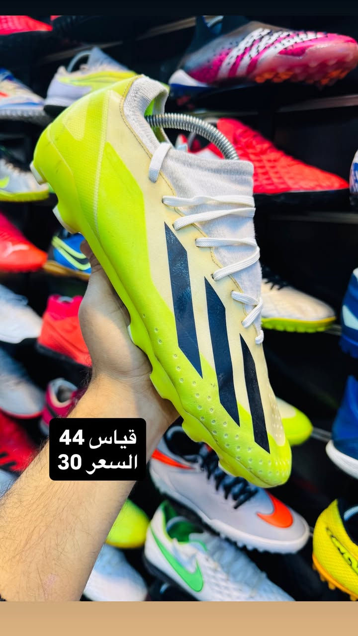 السلام عليكم شباب 

تخفيضات وباقل من سعر الجملة 

احذية ستد اوربي 

موضح على الصورة السعر والقياس 

خدمة توصيل 🚚 متوفرة لكل أنحاء العراق 

العنوان /كوت الشيشان قيصريه البالة عمارة التجهيزات الرياضية 

هـ/***********
