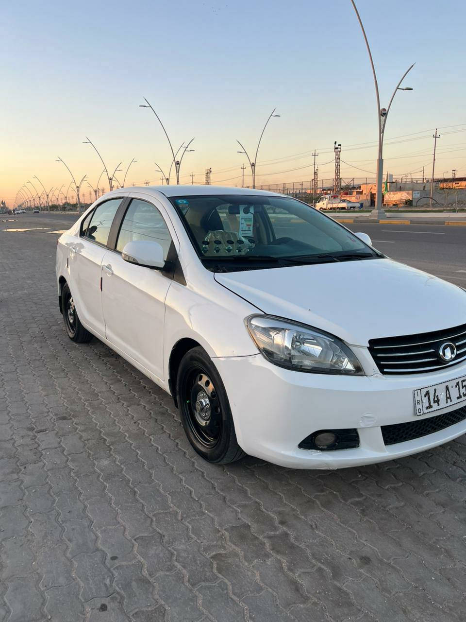 للبيع كرات وايل مديل ٢٠١١ رقم بصره نكليزي سنويه جديده ٣١ مكفوله من ضربه وتبديل مصبوغ جماليه اثر خيسات وجراد كير ومحرك بلاد مكفولات سياره جاهز مجهز اني مكلف بالنشر تصل على رقم وتدلل 
*********** البصرة, العراق
