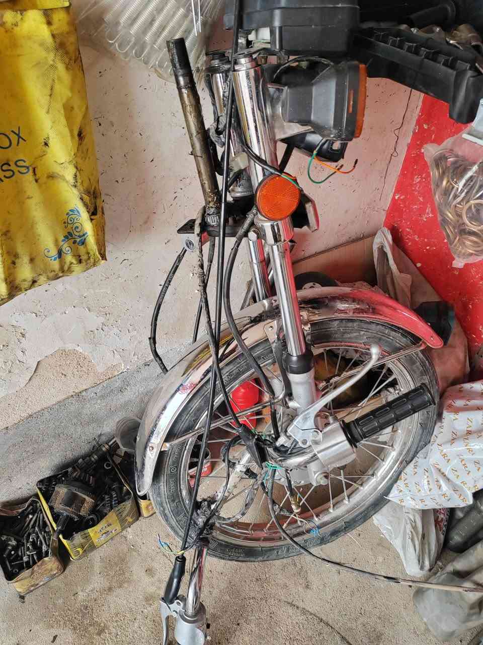 غراض تفصيخ مال نامة شلامجة 23 إيراني شرط ع تراب الشركة اول مرة ينفتحن كدامكم للبيع بنص سعر السوگ
تانكي وصفاحيات
قبق زنجيل
دبلات خلفياات ستيل
صدر كامل هوة والويل والمازدة والدشبول والسكان والسكليتر واليدات ويدة كلج والجاملغ جيب وشد 
تريد دبلات وحد أو غراض افتحلك منهن
ويل خلفي شرط بلاد مال الشركة
اشاير تجاريات بس جدد بلجيس
ماشة هي والدوسات 
صالنصة نص مزنجرة
شوتة ودوسة بريك
ضفيرة
جاملغات خلفي وأمامي
بگ لايت
الجوزة وقفل سكان وقبق تانكي سويج واحد
العنوان كربلاء، شارع العام مال محطة القادسية قرب الملعب الخماسي ع شارع العام


**إذا كنت صاحب هذا الإعلان وتريد حذفه لأي سبب، رجاءا أرسل رسالة إلى الدعم الفني**