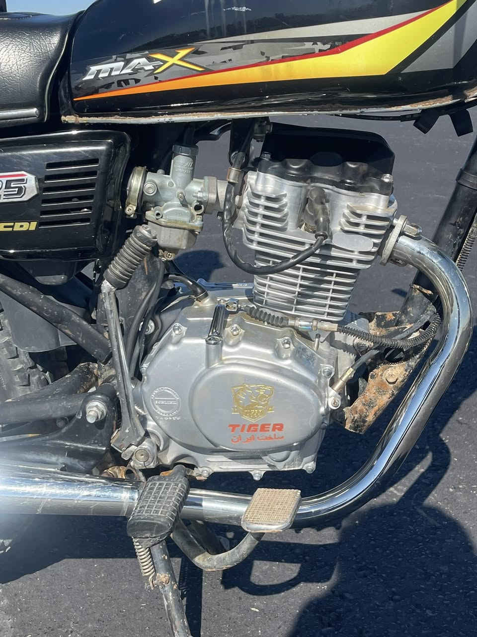 السلام عليكم موطور تايگر للبيع 
محرك ما مفتوح موديل 22 جاهز 
ماتحط على ربع دينار تشغل وتمشي 
مكاني الساحل الايسر أسديره 
السعر 450 وبي مجال ***********
