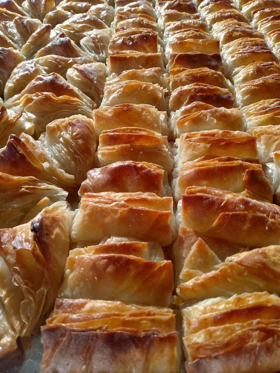 اللهم صل  على  محمد وال محمد
جهزت الحلويات
زنود
دفتريه
بقلاوه
بسبوسه
كلشي متوفر الكيلو ب4 توصيل الف


**إذا كنت صاحب هذا الإعلان وتريد حذفه لأي سبب، رجاءا أرسل رسالة إلى الدعم الفني**