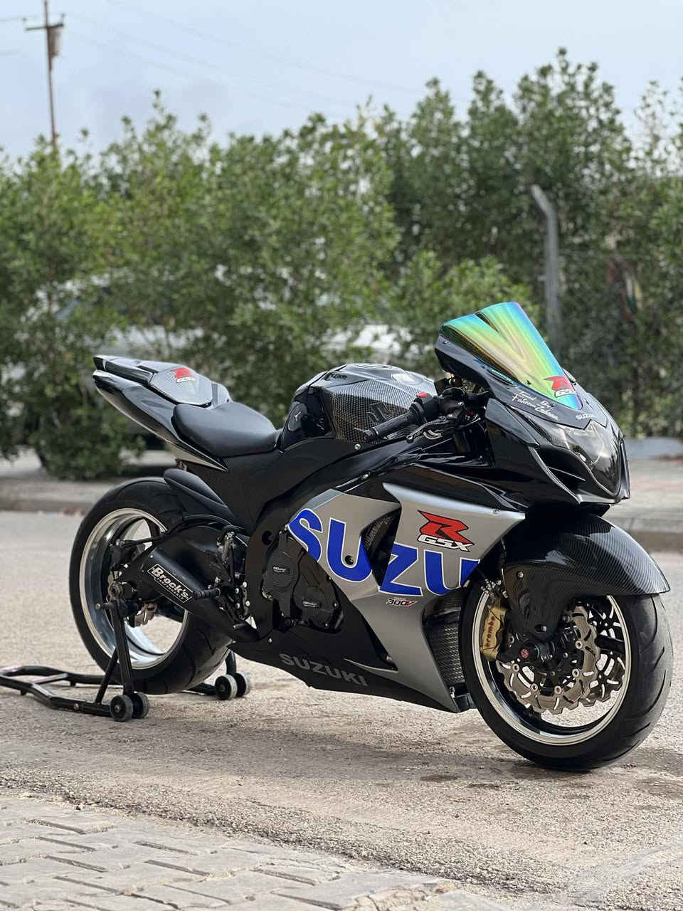 للبيع✅
دراجه جكسر  1000 يابانيه 
موديل 2012 رقم وسنويه جدد تحويل ثاني يوم..اسويجات اثنين.. 
مبرمجه ٣ مودات بالخارج يم فهيم❣️كفراتها اصليه ..
بيها اويالى مال جكسر 2016 كروم
وفلنجات اماميه وخلفيه رياضي
وبكره زنجيل اماميه وخلفيه فورتكس 17 رياضي
وصالنصه بروكس وسلايدرات رياضي..فيت بم رياضي..تهبيطه خلفيه رياضيه..وقطع كاربون  واقيه زنجيل ..وغلاف تانكي وجاملغ رياضي مال هاي بوزه الجيل الثاني..والدراجه خير من الله تجي وشوف بعينك  والشراي بي خير ويدلل ماقصر وياه❣️❣️
للاستفسار الاتصال على الرقم ***********
