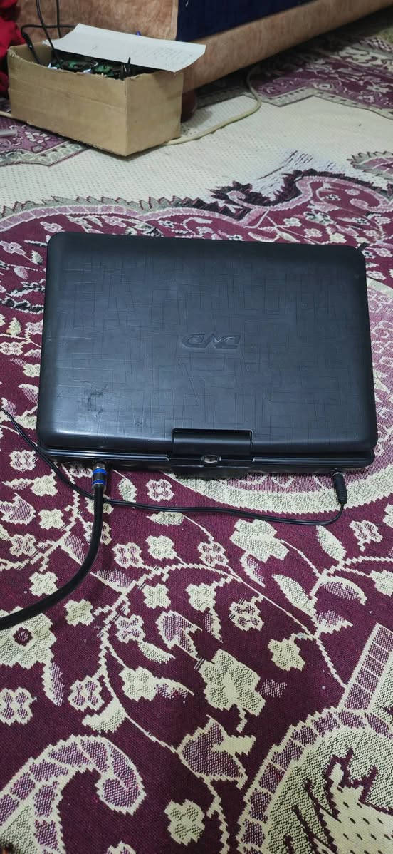 السلام عليكم..ديفيدي محور خاص للتنصيب وباشارات كبيرة وحقيقية ماخوذ من فايندر نوع بريميوم الغني عن التعريف.. يعمل بفولتية 12 فولت وبعدة ريموتات.. تم عمله باحترافية عالية وتعديل من قبلي.. السعر 50 الف دينار.. لايوجد توصيل.. مكاني الحلة شارع الشاوي ***********
