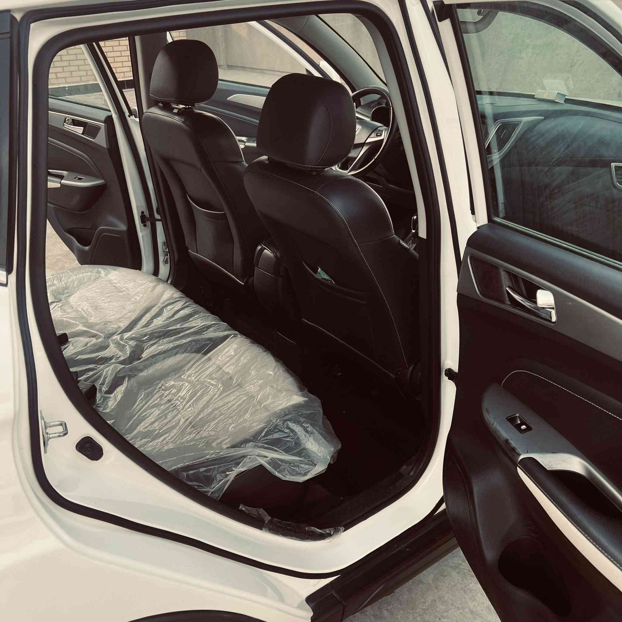 السلام عليكم 
سياره شانجان cs35 للبيع 
موديل 2019
فوول مواصفات
مكفوله من الضربه والصبغ  كفاله عامه من الدعاميه للدعاميه
تحكم ستيرن /مانع انزلاق /توقف ذاتي/ اشاير بالمرايه/ مرايات شفط/ حساسات 380 درجه/ كامره خلفيه /كامره بالمرايه اليمنئ 
كشنات جلد 
مكينه دوش 1600
كير عادي + أوتوماتيك 
مثبت سرعه
حساسات بالتايرات 
كتلوك موجود 
هزه جديده 
ورقم جديد بغداد 
سياره حره باسمي 
مكاني البصره 
السعر 120ورقه وبيه مجال 
*********** واتساب
