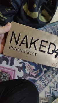 ماركات عالمية • مكياج • قطعة