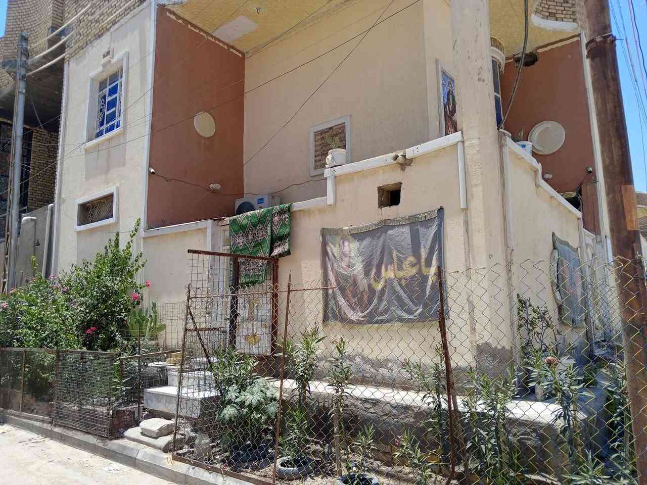 للبيع خلف مدرسه الخوارزمي الطابقين بناء حديث اتصال على رقم ***********
