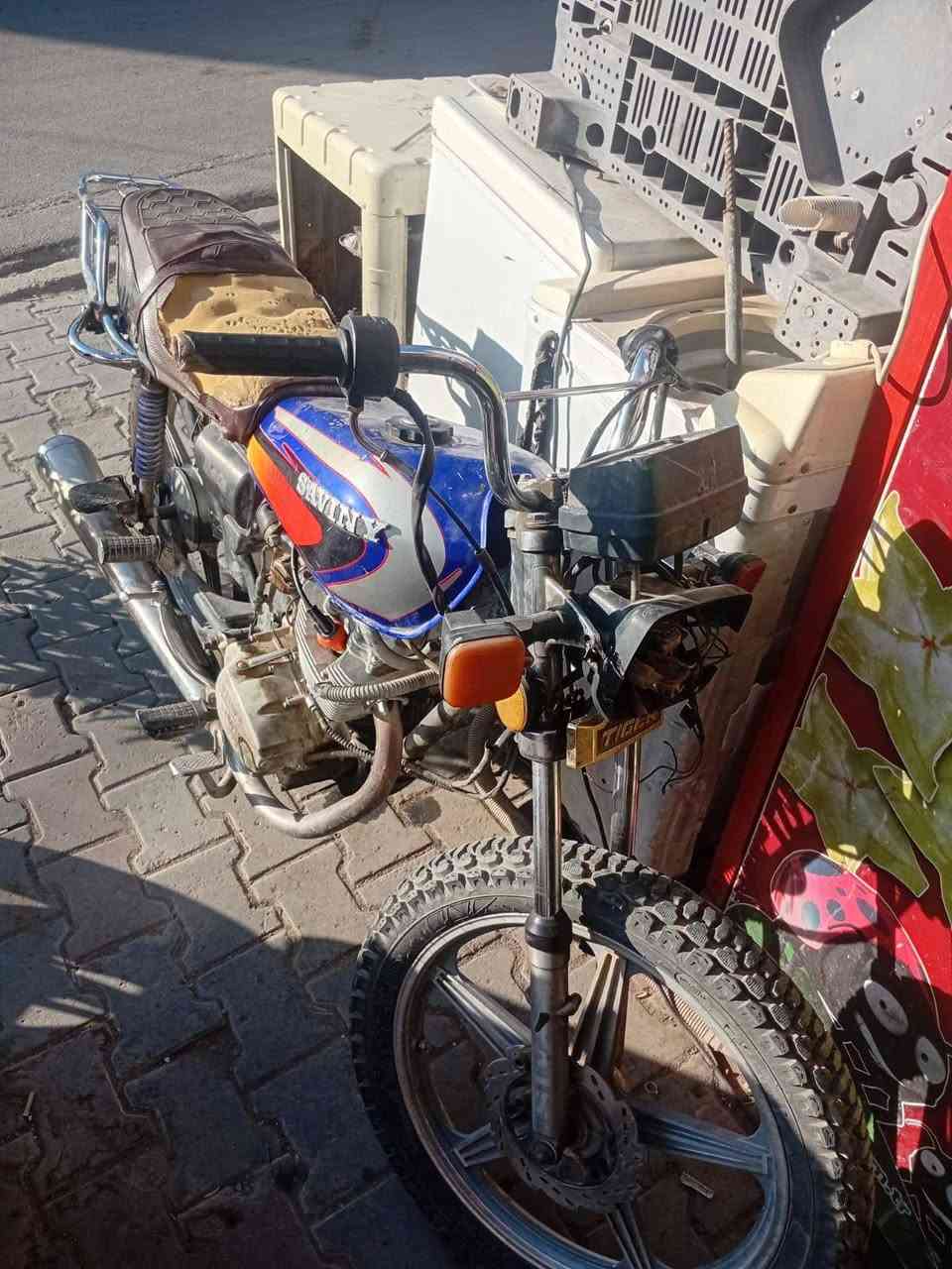 دراجه 5كير بيها قطع ناريه يرادلها ملف ب15الف فقط السعر 200مكاني كريعات‏‪***********‬‏
