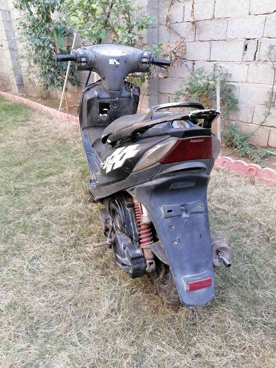 دراجه ماكس ١٤٠ طافيه عليه ادامه اكلاجات وقايش ابيع كوم حديد السعر ٢٠٠ مكاني زعفرانيه ***********
