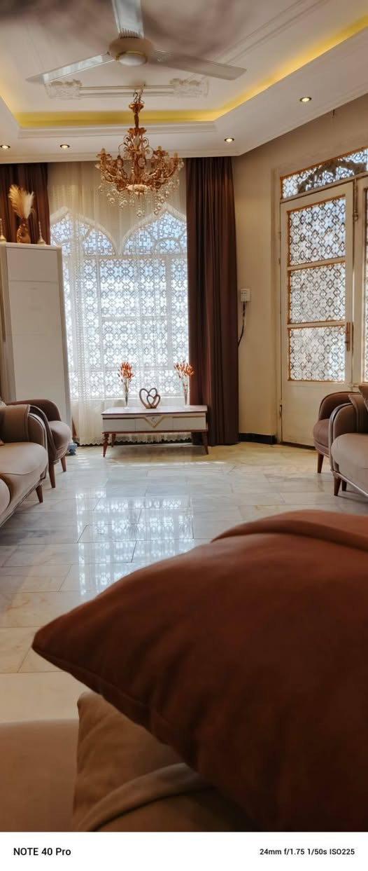 دار للبيع الشعله ام نجم 
المساحة:150 متر
طابقين صاله و مطبخ و حمام و غرفة نوم 
طابق الثاني ثلاث غرف نوم و حمام
للأستفسار: ***********
