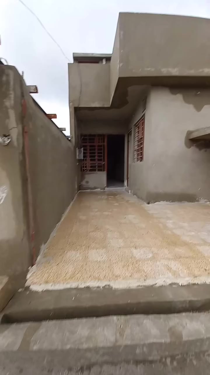 بيت للبيع العنوان القوسيات حي الزيتون مدخل أسواق أبوعلي المساحه ١٠٠متر تسليم البيت مفتاح الاستفسار على الرقم ***********
***********
