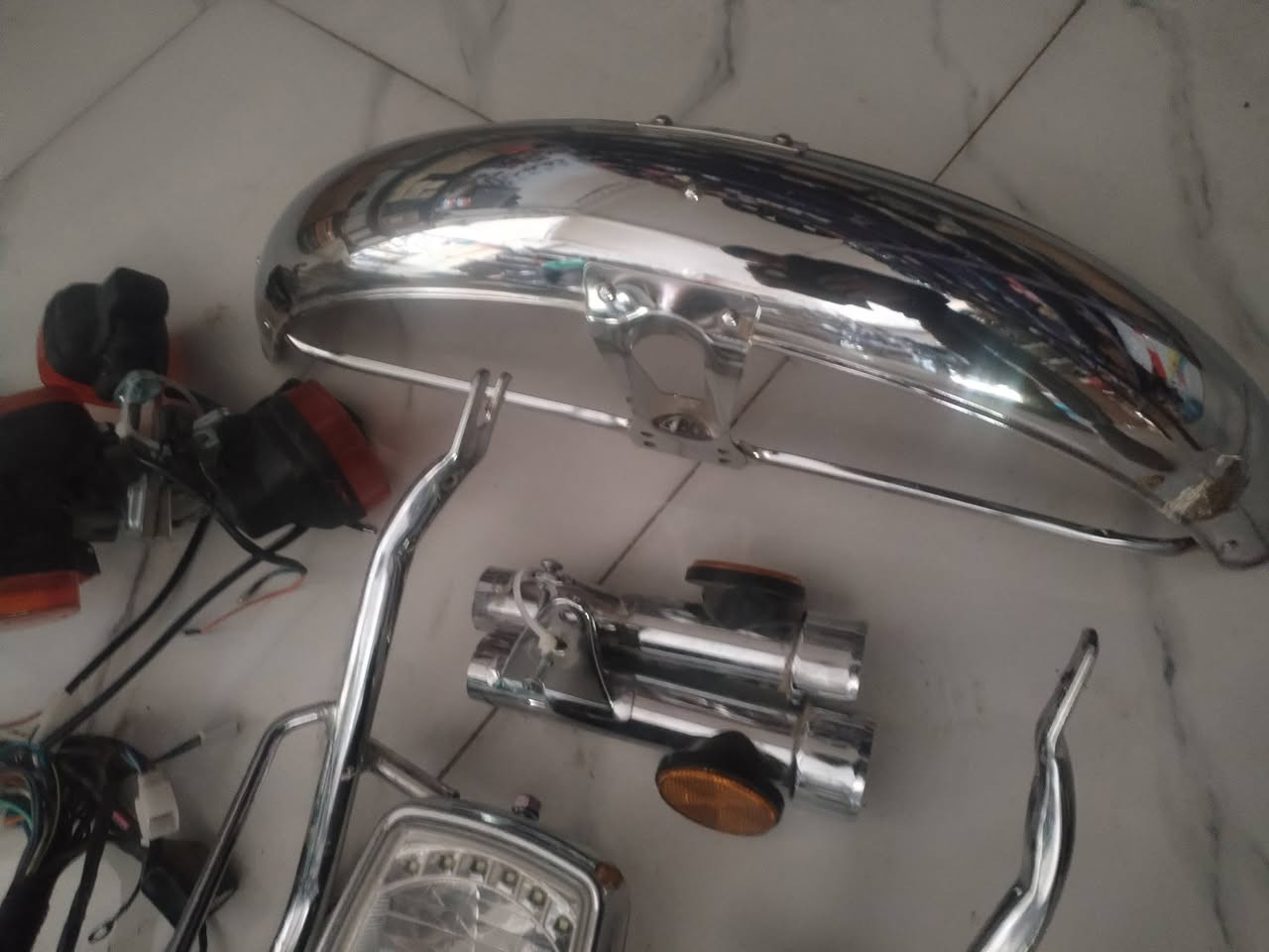 للبيع مكلف بنشر
غراض كاملة نامه أصلي
كله شغال جديد
المكان واسط صويرة
السعر 100
***********
