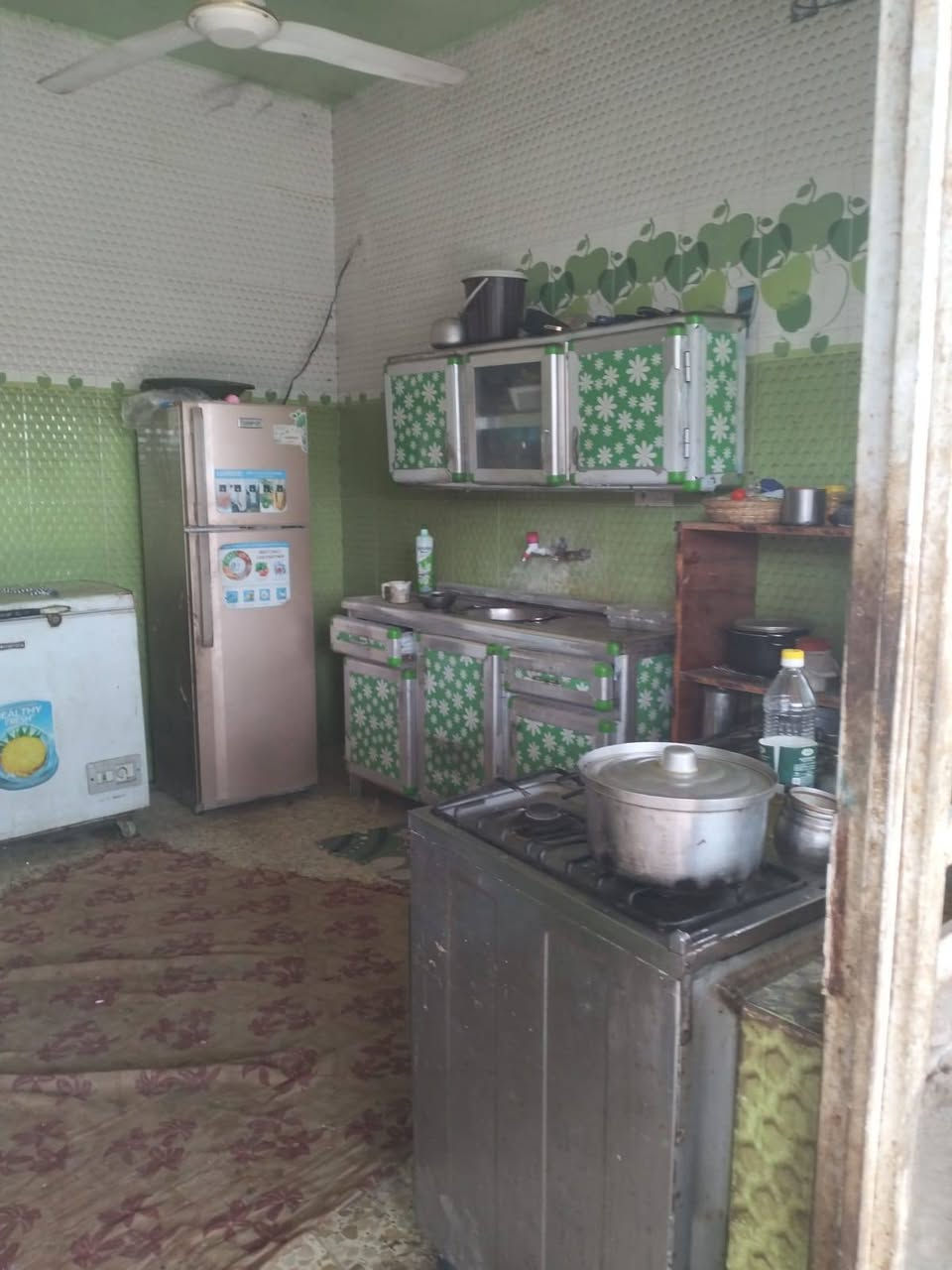 بيت للبيع طابق واحد بناء حديث 
مساحه 250 م
يتكون من  استقبال +صاله+ منور +مطبخ + غرف عدد 2 +مجمع صحيات خارجيه و داخليه  
مع مساحة حديقة امامة وفضلة جانبية   
كافه الخدمات متوفره 
يبعد عن الامام الحسين ع  (10) دقايق
على طريق الزوار
يصلح حسينيه يصلح سكن
#العنوان كربلاء مقابيل المعهد التقني 

قرب مشروع العتبة وقرب مدارس بنين وبنات لكافة المراحل 
مشروع ماء ارو للعتبة مجاني 
اسواق بكافة انواعها وبقالة 
عمود 336

  *********** وسام ال كميش
*********** مختار الاسدي الاسدي 
سلمان النصراوي.
سما الفردوس للعقار
