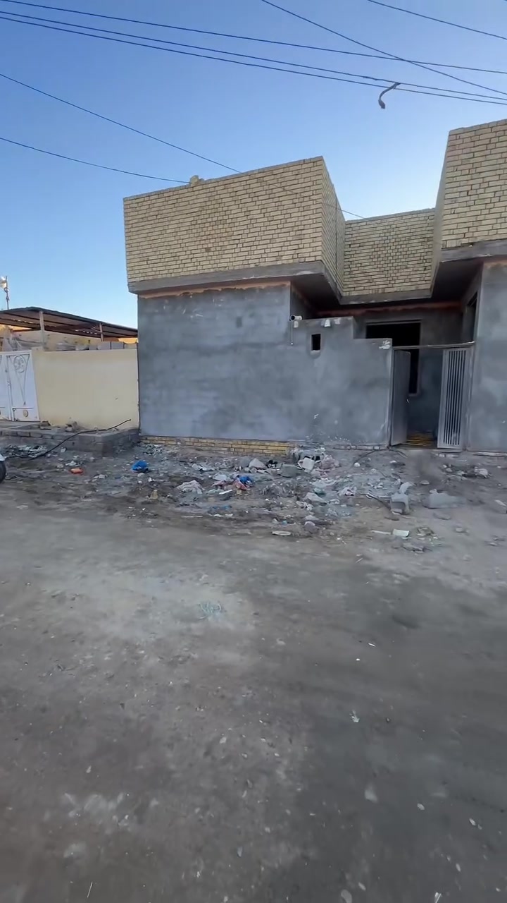 سلام عليك دار 🏡للبيع زراعي مساحه 150 متر بناء حديث بلوك كهربائي صب كونكريت بناء غرفتين وصاله ومطبخ ودونيه وصحيات وبيتونه ودرج وستار البيت 🏡نقصه بس بياض وسيراميك تريده م 🔐تريده هيج العنوان سدناويه خلف مدرسة صفي الدين قرب مجمع بشير كل خدمات متوفره ماي مجاري كهرباء شارع
12 متر السعر والاستفسار نتصال
***********
