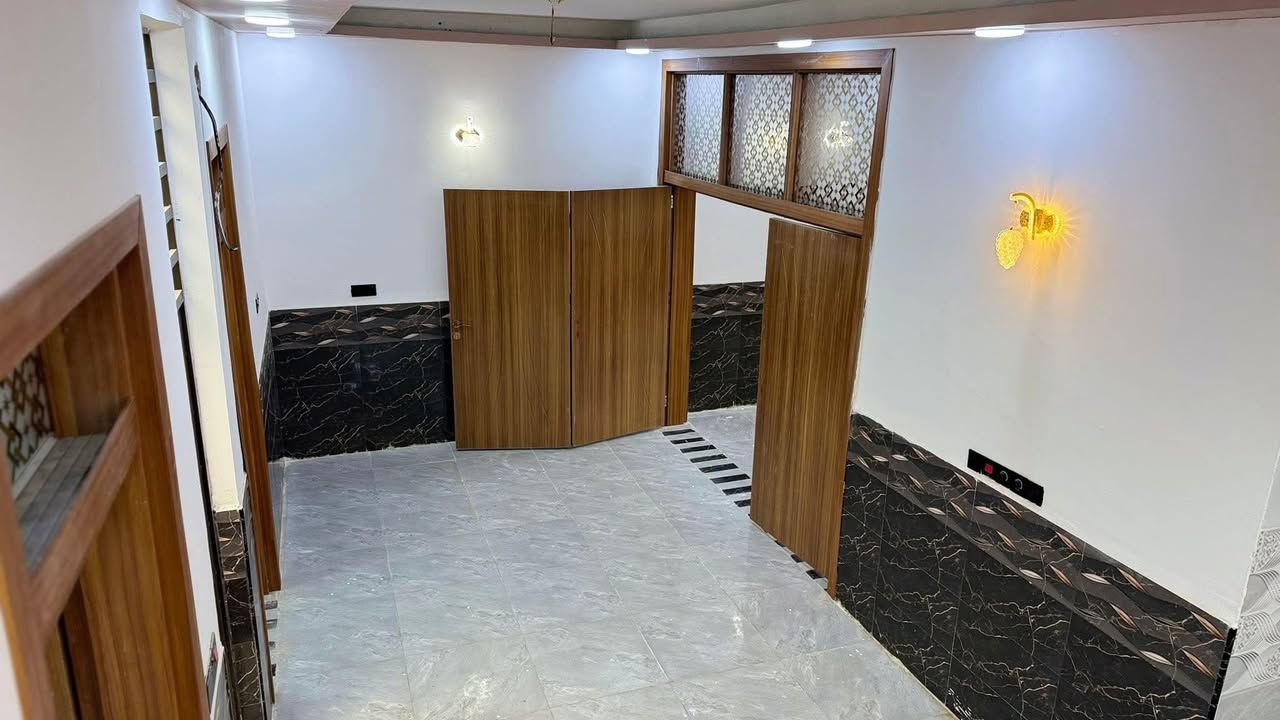 بيت للبيع مساحه 100متر مربعه تحتوي عله غرفتين بسعر 42مليون وقابل لتفاوض

موقعه عله شارع الصب مقابيل ملحق قريه الغدير 

طابو زراعي سند 25 قرار محكمه 

لا استفسار واتساب و اتصال

***********
