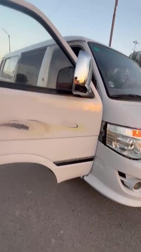 سلام عليكم سيارة فتون ١٥ السيارة جديدة اوخير من اللة بيھة بارد فوك الذيل البل طويلة او بلذيل فقط السعر٨٠ اوبيھة مجال للستفسار الرقم *********** بغداد البلديات

