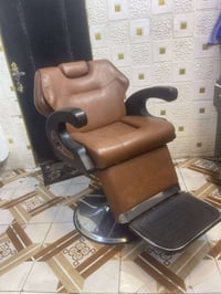 كرسي حلاقه جبير نظيف جداً جداً مكاني العامريه السعر ٢٢٥ وعندي توصيل دا...