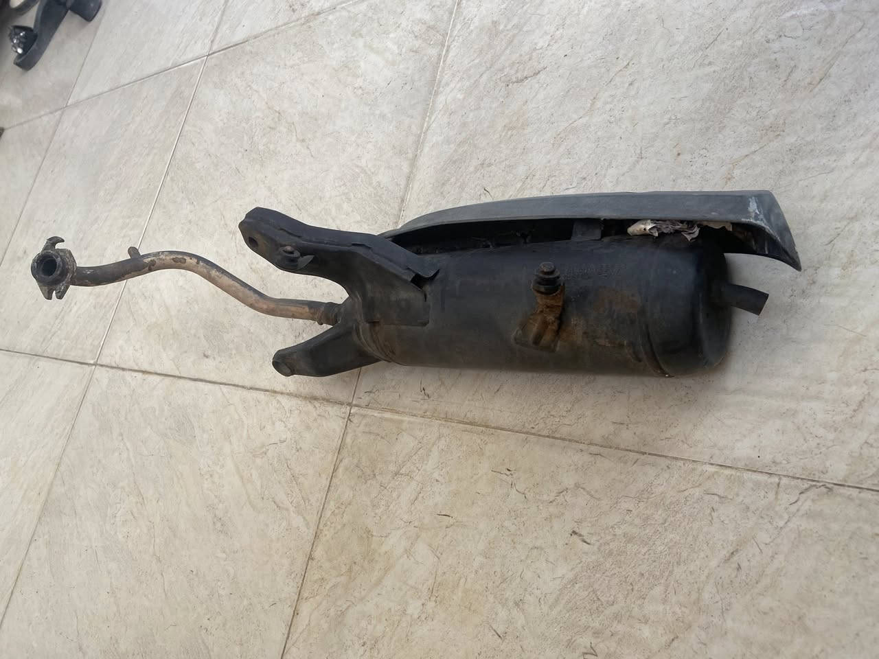 سلام عليكم كفرات ماكس عده البجم بيهن ثلمه بل حافه بس اصليات بلادي مال ماكس عدله وكزوز بلادي فول ملاح مابي قطره لحيم كلهن ب50 الف قفل 
مكاني البصره العشار
رقمي ***********
