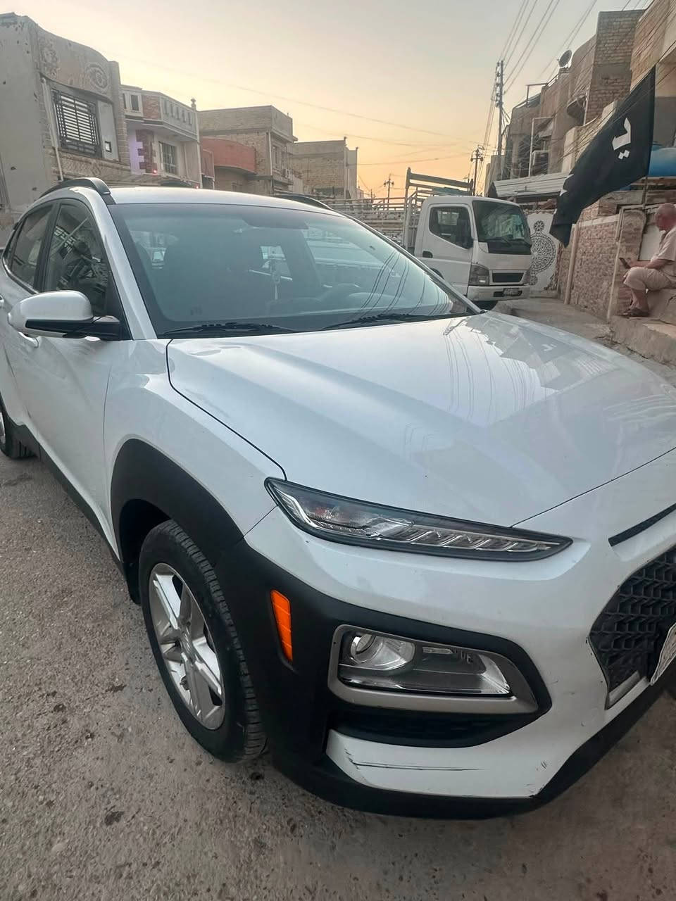 سلام عليكم
سيارة كونا 2020 امريكي
حادثها جاملغ بارد ودعامية امبدله وبنيد بارد 
بيها بارد بالصندوق وضربه خفيفة بالباب ابصف السايق ترجع على البارد 
مكفولة كير ومكينة
صدر قبل شهرين امبدل امامي وخلفي
منظومة تبريد كاملة امبدلة العام وثلج التبريد 
ماشيه 188 
مانع انزلاق 
شاشة 
كيبل USP
تدفئة بالكشنات 
كامرا خلفية 
سويج مو بصمة 
بدون بانوراما 
بغداد رقمها تحويل ثاني يوم 
متواجد - بغداد - الشعب 
*********** 
سعرها 13.000$ وبيه مجال
