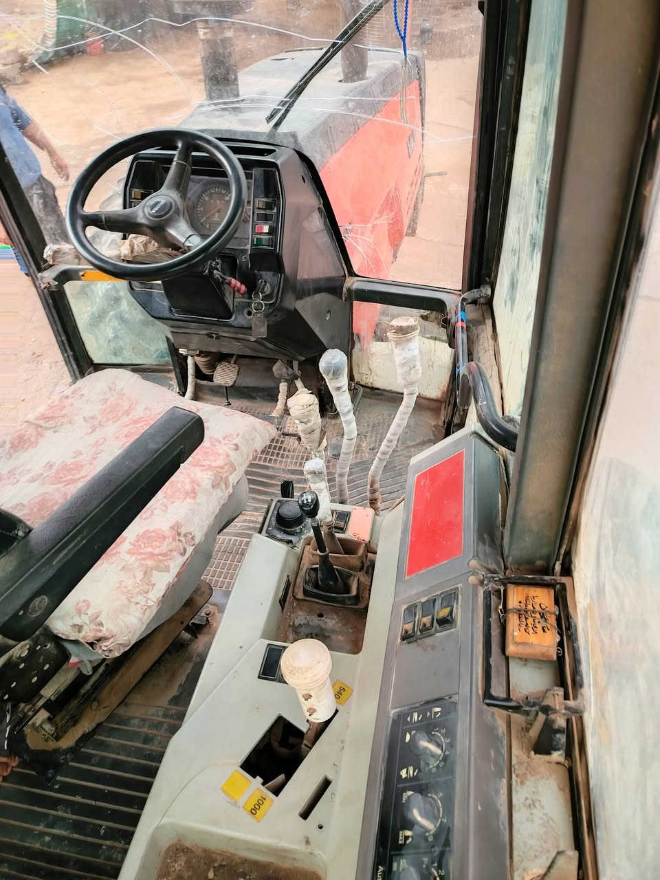 فالميت للبيع حجم 140 موديل 2006 أوربي...... تبريد شغل...... ***********......بي كتاب العنوان كركوك.
