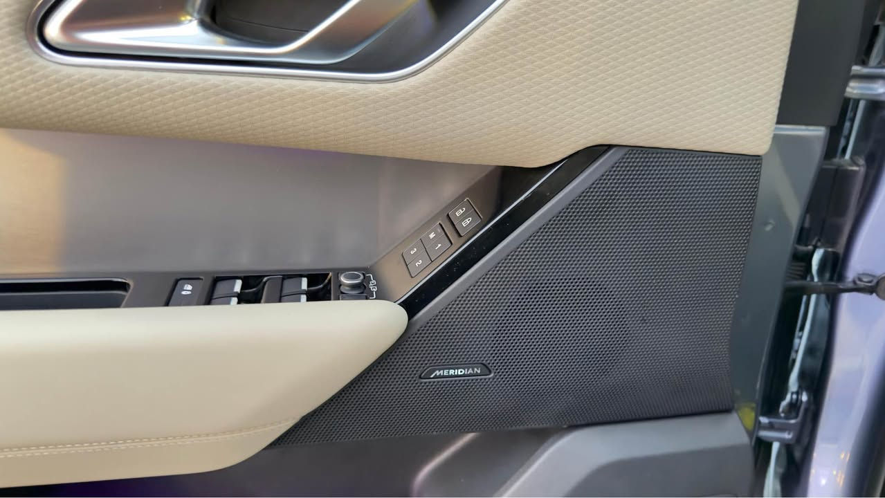 Range Rover Velar 2022
50,000 km
Rdynamic 
All fabric 
Protection الشيخ زايد, الجيزة


**إذا كنت صاحب هذا الإعلان وتريد حذفه لأي سبب، رجاءا أرسل رسالة إلى الدعم الفني**