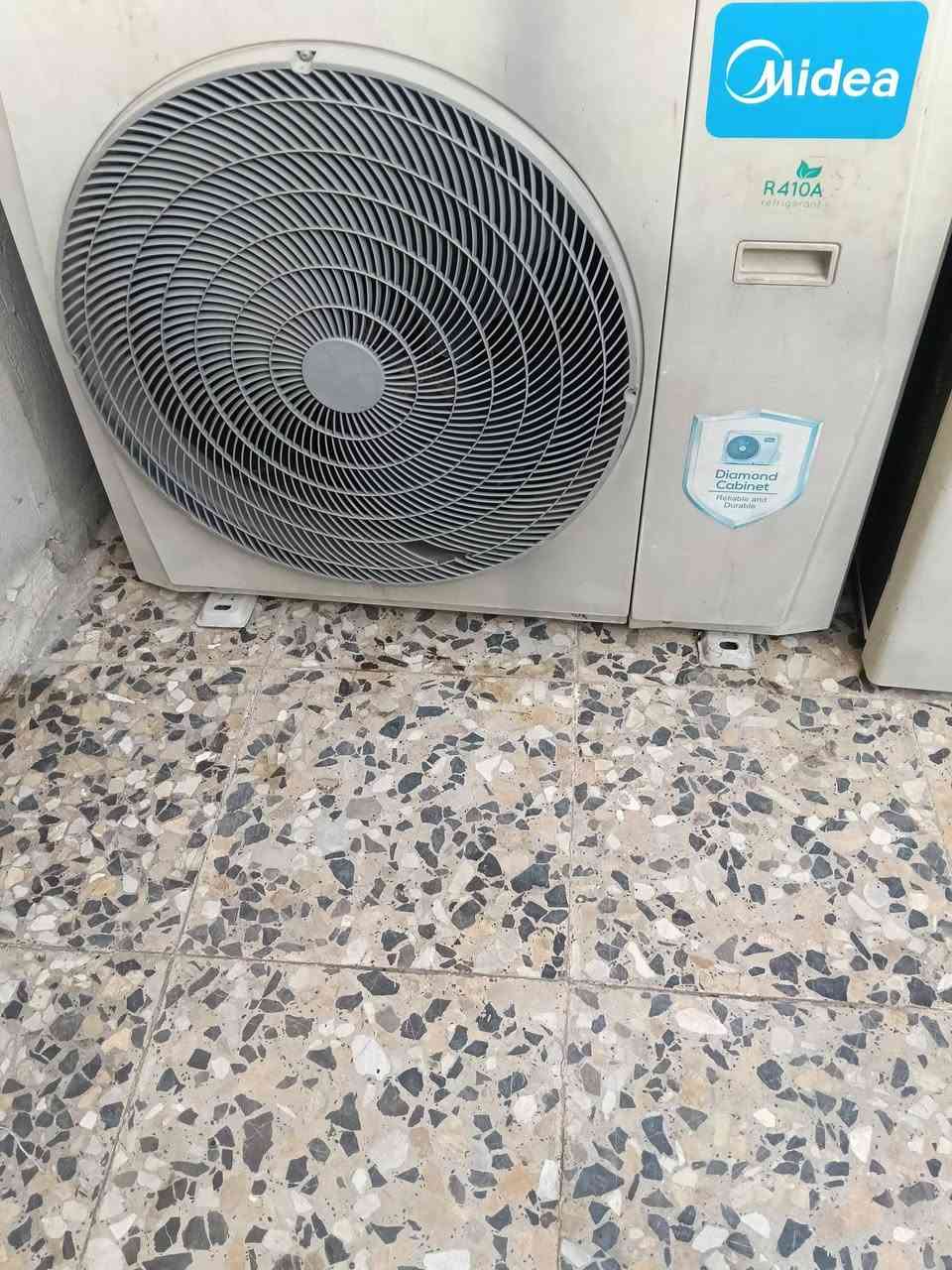 3طن ميديا نظيف مثل ماواضح بس تبريد بدون غاز ولا بوري فقط داخلية وخارجية بغداد مدينه الصدر ***********
