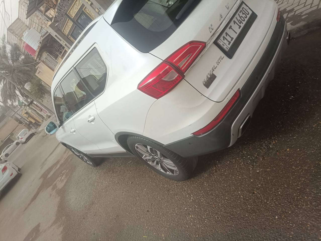 سلام عليكم سياره هافال للبيع  2018H7 فول موصفات  رقم بغداد باسمي  بيه باب سايق وجاملغ مصلحينه عل بارد وبيه خيط تبخير سياره 7 راكب الموقع بصره  
السعر 110 وبيه مجال قليل  
***********
